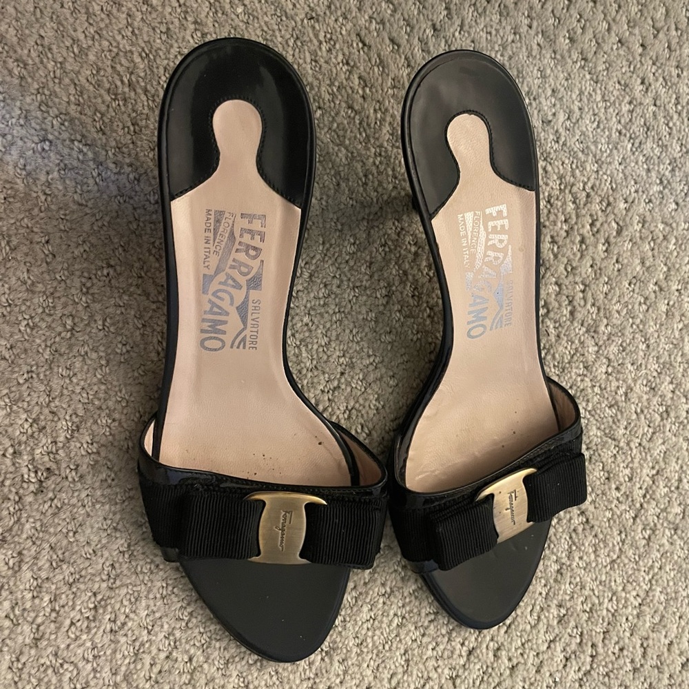 Salvatore Ferragamo Bow Slides